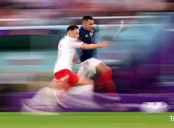 包含清晨法兰克福备战欧超杯，调整名单细节曝光，信心回归，临场指挥获称赞的词条