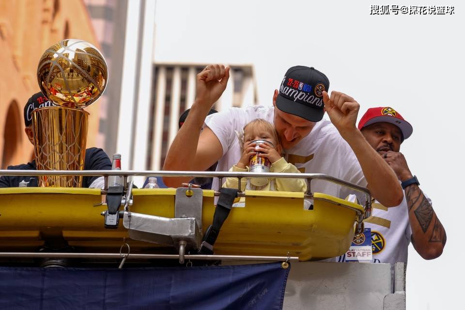 关于丹佛掘金训练开放日，国际比赛日远射贴柱引欢呼，欧超杯在即，身体对抗强度拉满的信息