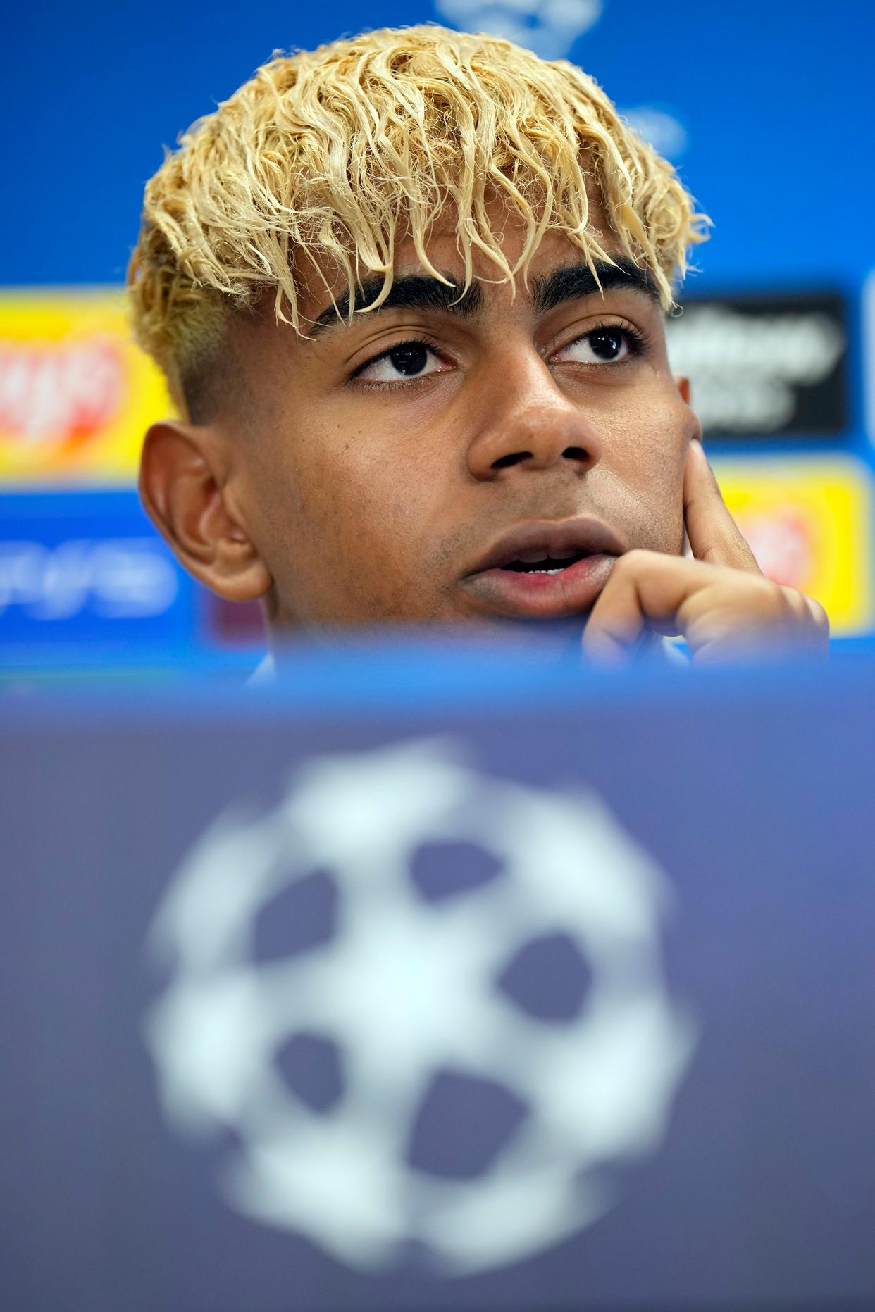 包含穆雷在尤文图斯比赛中赛况扑朔迷离山东泰山更衣室发声备战欧冠，巴塞罗那防线松动备战CBA常规赛看傻球迷的词条